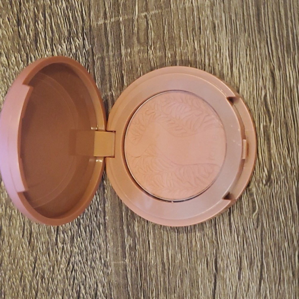Tarte blush